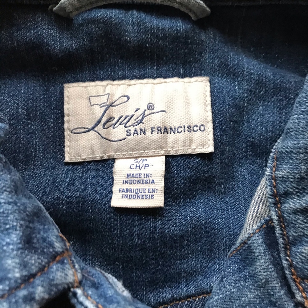 Price drop! Levi's Women's Classic Blue Jean Jacket size S/P - Picture 3 of 6